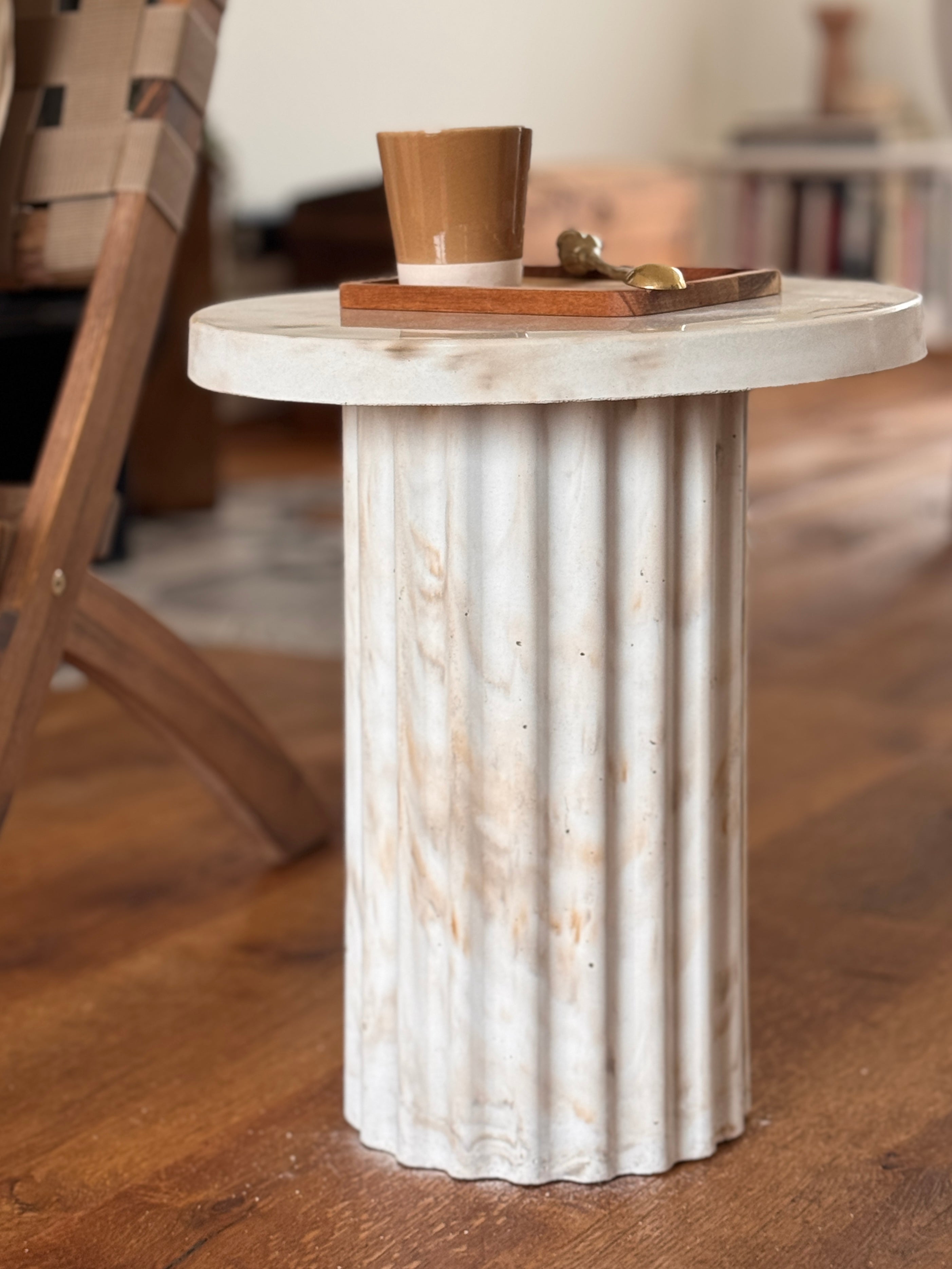 Table d’appoint en béton – “Atlas”