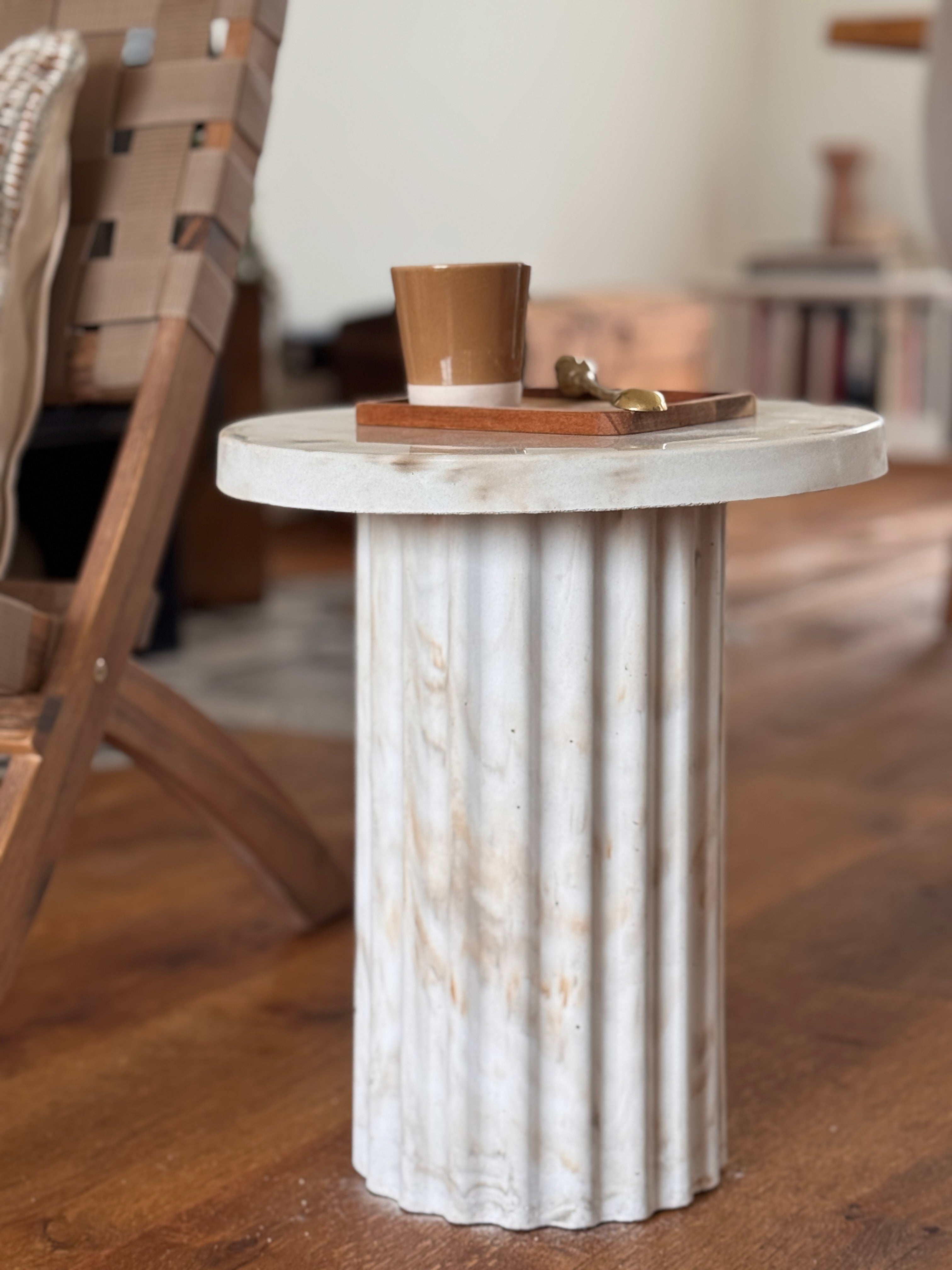 Table d’appoint en béton – “Atlas”